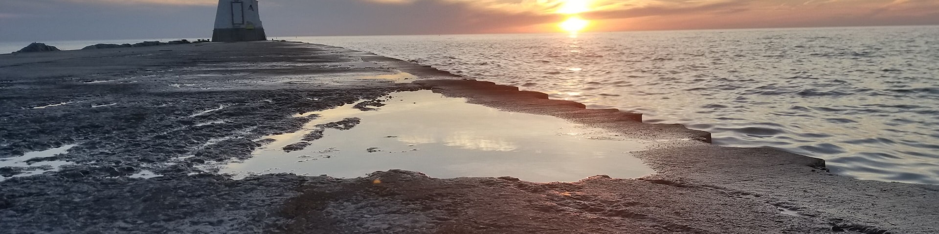 Scubby's point lighthouse in Southampton , Ontario. Located in Bruce county , is an epic place for lovers of sunset photos !