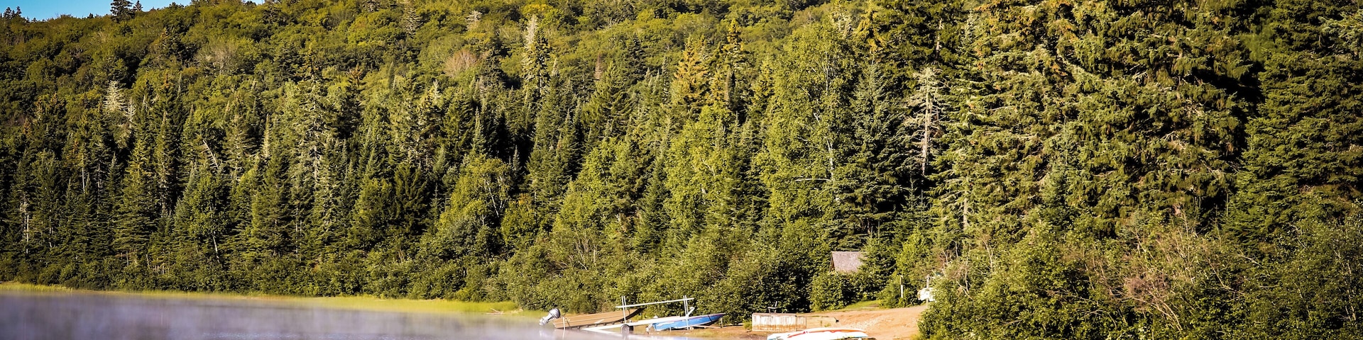 A few weeks ago I camped at La Mauricie National Park located in the Province of Quebec. Let me start by saying this park is massive and loads to explore. It has a similar feel as Algonquin Park with the exception of a language barrier. While most people in the park are bilingual, some don't speak English at all so if you plan on going I recommend you knowing at least the basics like 'There's a bear on my site and he's eating dinner' hehe JK. But seriously learning the basics will help you communicate with others in this National Park. The park features plenty of lakes to portage and trails to hike. You can expect to see the standard wildlife often found in Eastern Canada such as Bear, Moose, Wolf, Raccoons, Squirrels and so forth, but you may also find some Woodpeckers too. Some believe there are Cougars here too but seeing them is quite rare. You can also swim, fish, and bike to name a few.
