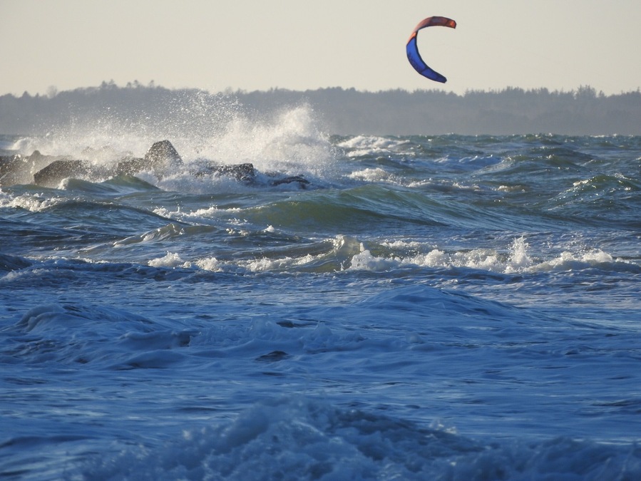 Hard January wind