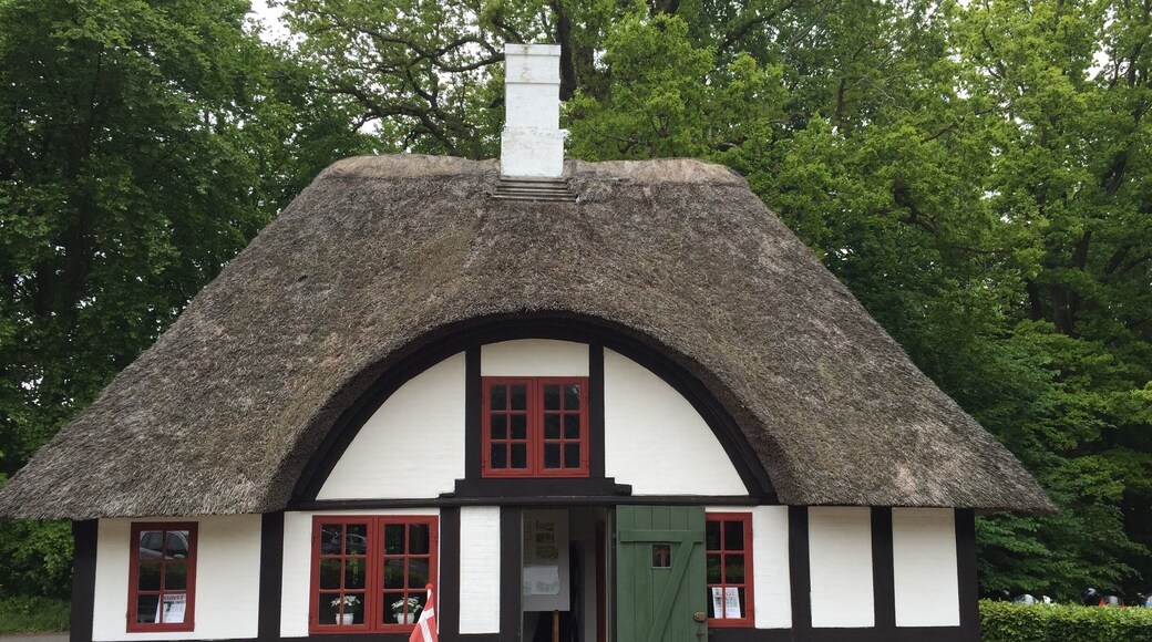 We stopped for ice cream and walked through this adorable little house.
