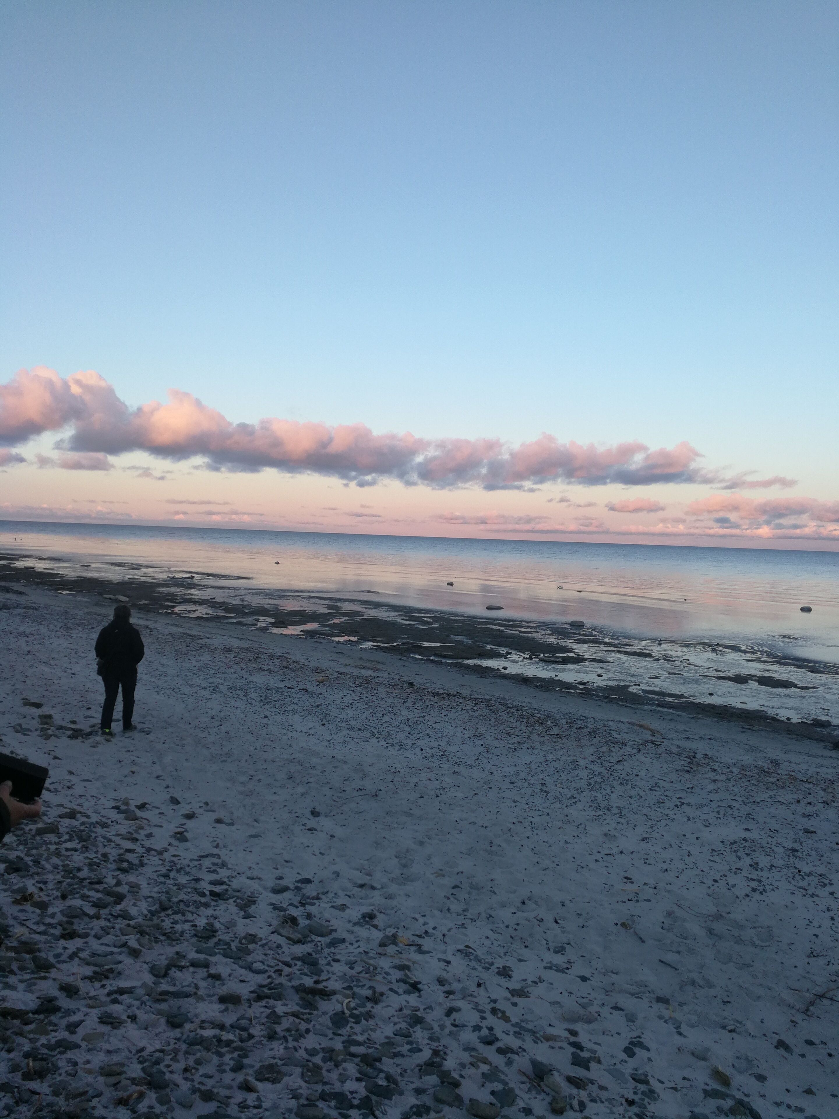 Beautiful and quiet beach in Snogebæk, Bornholm. If you want to enjoy a relaxing vacation with breathtaking nature and world-class ice cream, Bornholm is the place for you! #LifeAtExpedia 