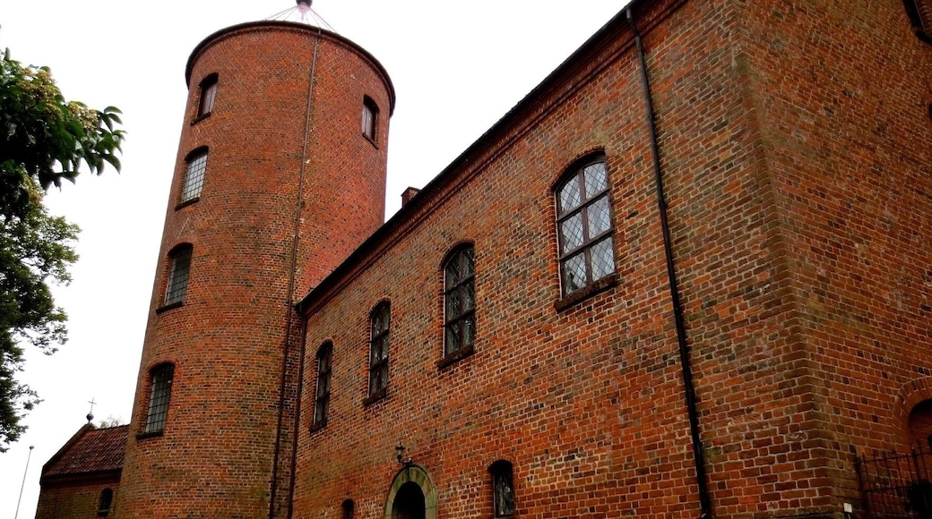 The town of Skanderborg has a total of three churches, and Skanderborg Castle Church used to be part of the former Skanderborg Castle.
The royal residence of Skanderborg Castle was arguably the most important and influential building in the history of Skanderborg, but it was demolished stone by stone during the 18th century.