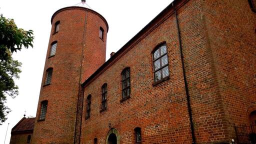 The town of Skanderborg has a total of three churches, and Skanderborg Castle Church used to be part of the former Skanderborg Castle.
The royal residence of Skanderborg Castle was arguably the most important and influential building in the history of Skanderborg, but it was demolished stone by stone during the 18th century.