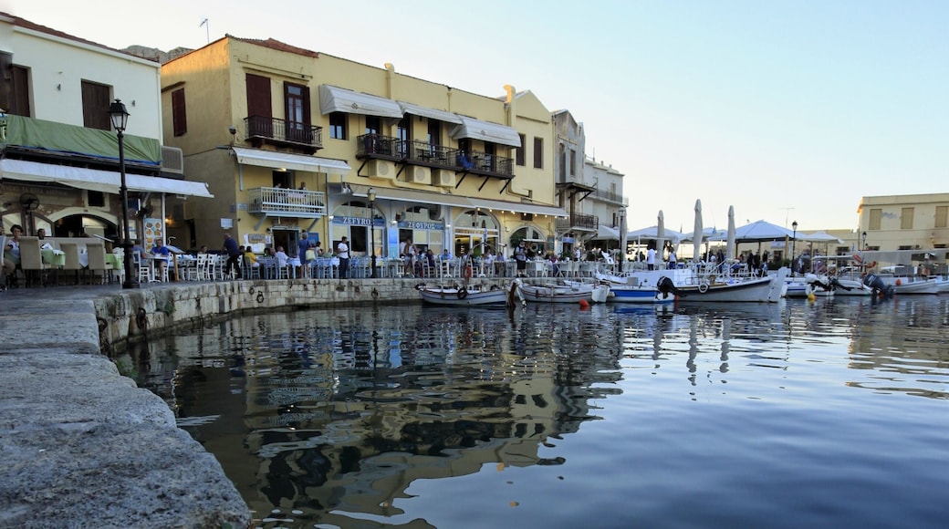 Beautiful place in Rethymno near the lighthouse , it's a bit busy
#rethymno #crete #greece #port