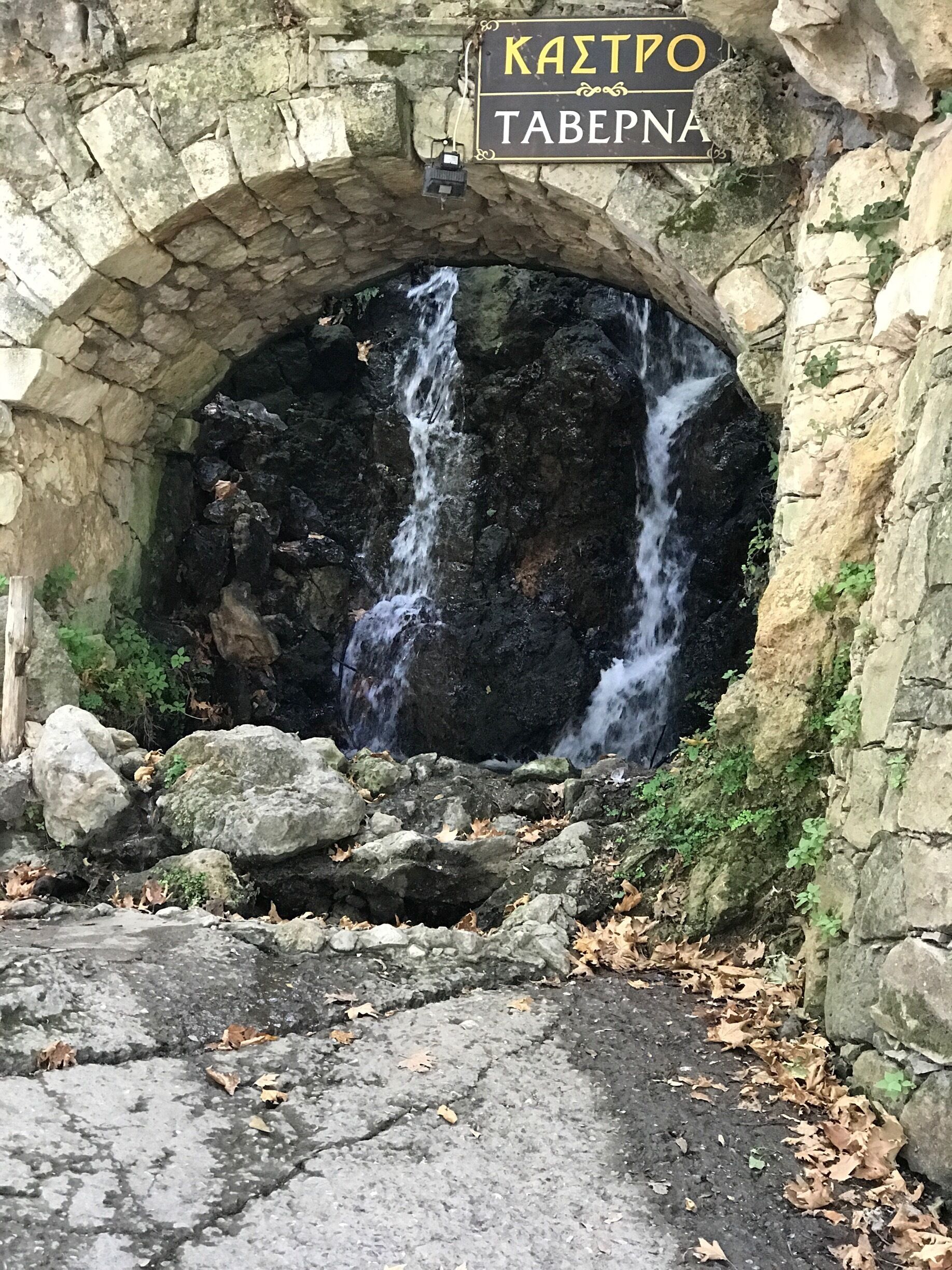Argyroupoli is known for the famous springs.
The locals have taken advantage of the springs, respecting the surroundings and nature- by creating wonderful tavernas for visitors.