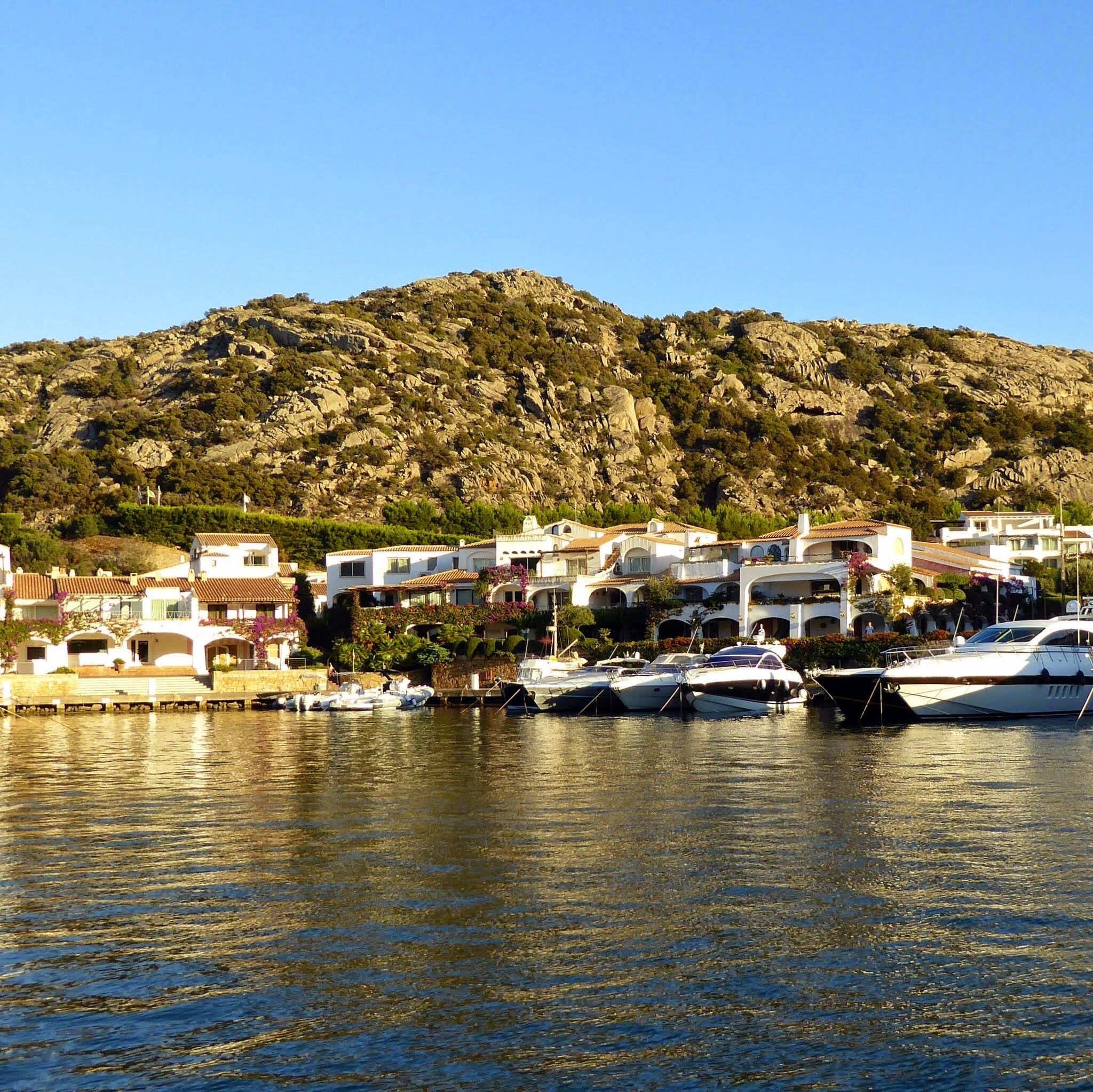 Porto di Poltu Quatu, Sardinien, Italy