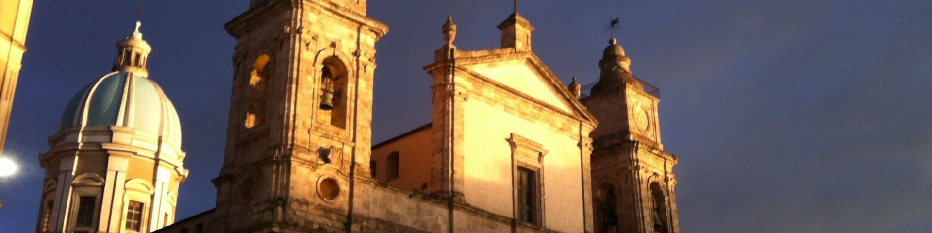 Cattedrale a tramonto