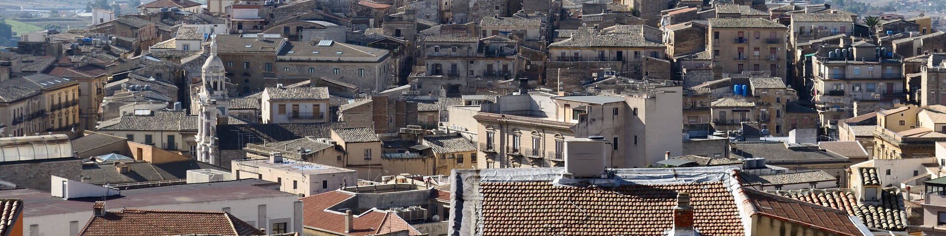 Panorama del centro storico di Caltanissetta con Chiesa S. Sebastiano