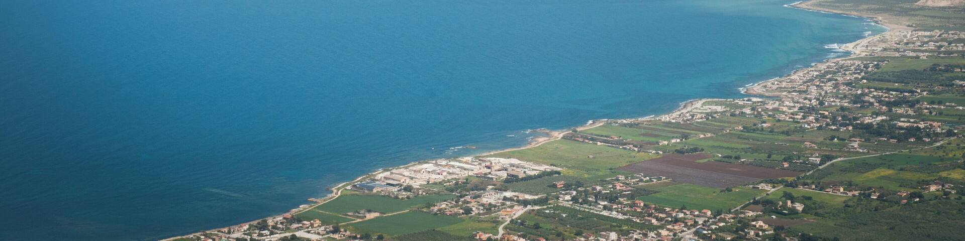 I loved the view better than the town itself, we had clear skies, and it reminded me of Rio.
#blue