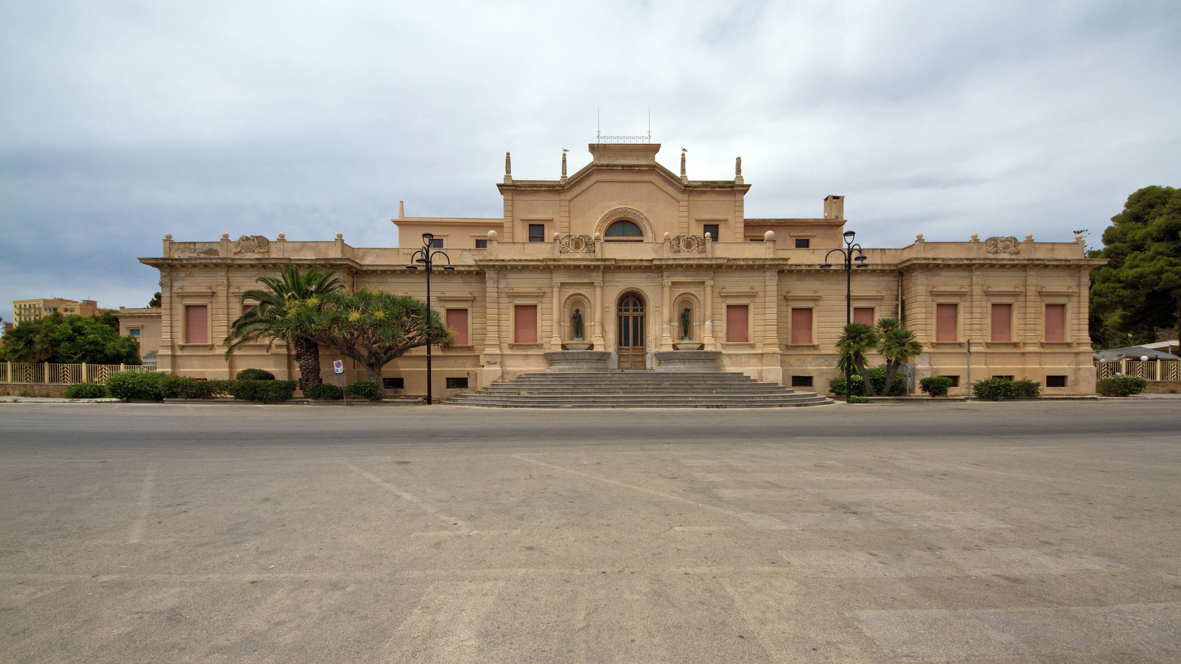 <h2>Best places to stay for couples</h2>