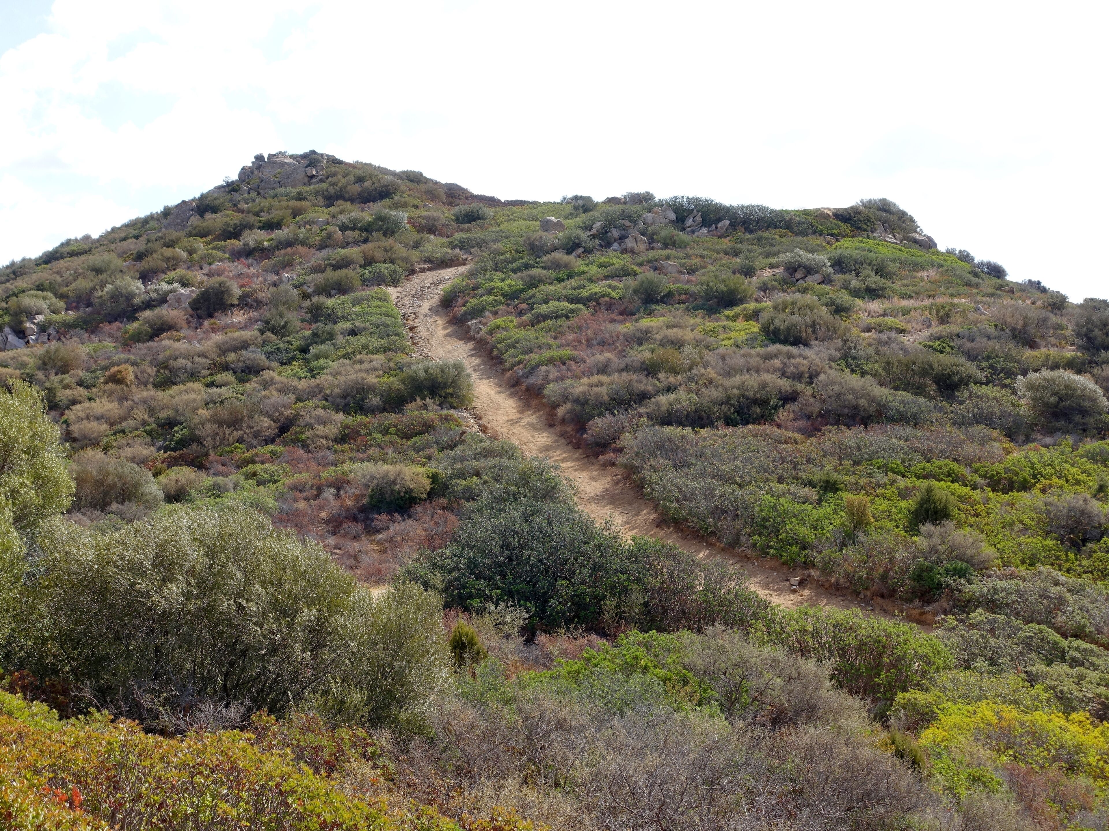 Nuraghe von Cuccureddus, Gemeinde Villasimius, Sardinien, Italien