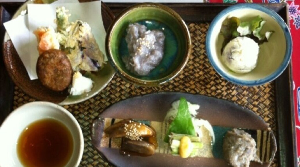 Ryuku's traditional dishes???
Most ingredients are sweat potato.