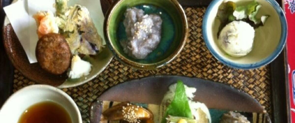 Ryuku's traditional dishes???
Most ingredients are sweat potato.