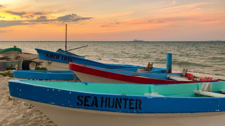 Visiting #Mexico, and particularly the #Yucatan Peninsula? Go off the beaten path and explore the lesser known spots. Get to explore the picturesque towns, taste the authentic food, meet the local people. In other words, see the real Mexico. Puerto Progreso offers beautiful beaches, great sunsets, traditional markets and much more. #LifeAtExpedia #smalltowns #beach #sunset