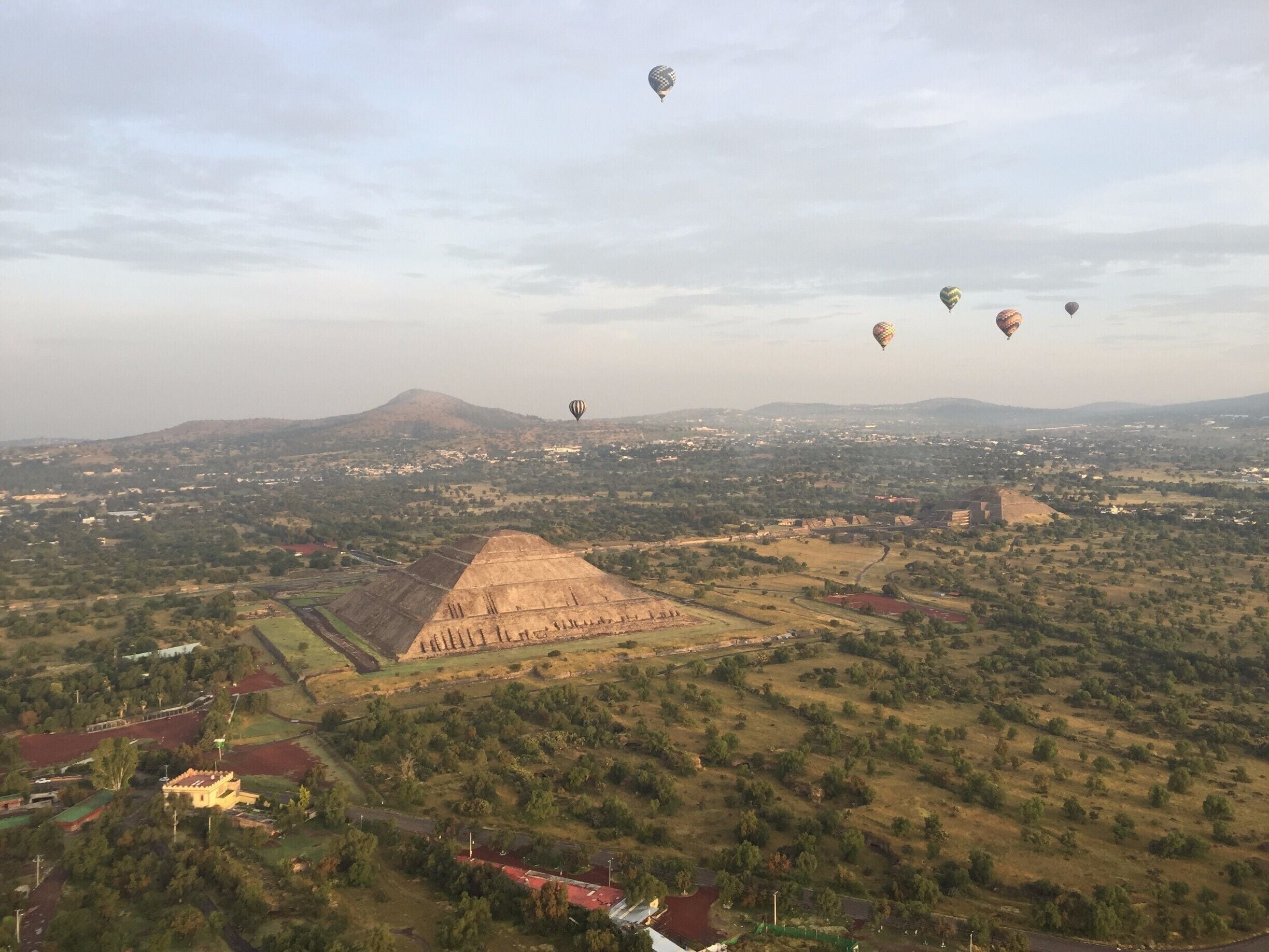 Last year, I visited my girlfriend in Mexico, who surprised me with a hot air balloon ride over the pyramids of Teotihuacan. What a life changing experience, highly recommend it!
#lifeatexpedia