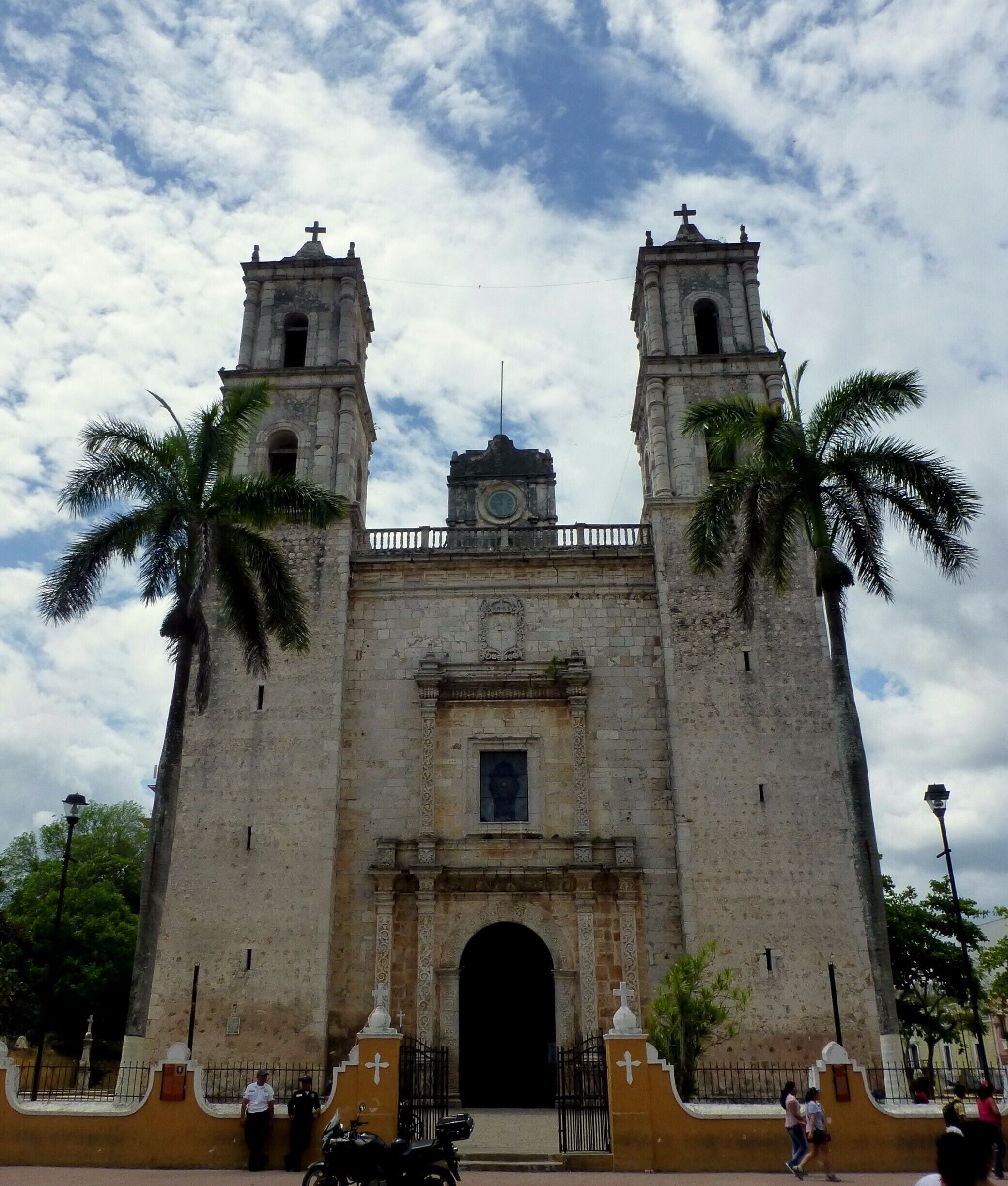 I loved Valladolid! Went inside this church. It's very simple compared to a lot of the churches I visited in San Miguel de Allende but it's pretty enough from the outside. 