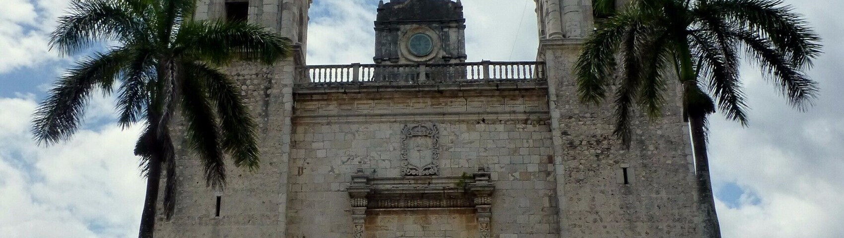 I loved Valladolid! Went inside this church. It's very simple compared to a lot of the churches I visited in San Miguel de Allende but it's pretty enough from the outside.