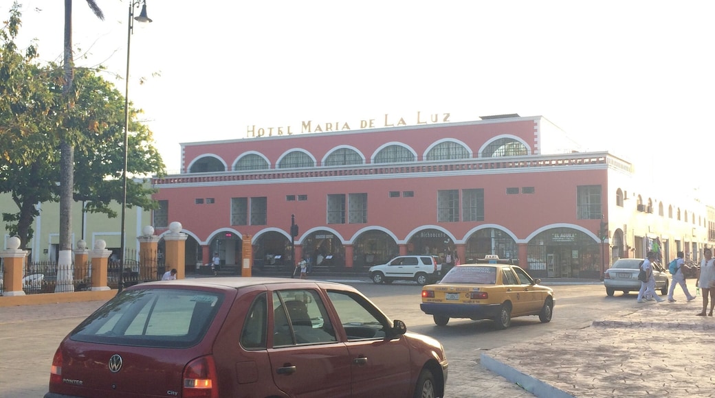 Arriba, arriba! Andale, andale! Yup, there's a reason why Speedy Gonzales is named as such :) still, drivers will let you cross the streets even without pedestrian lanes.