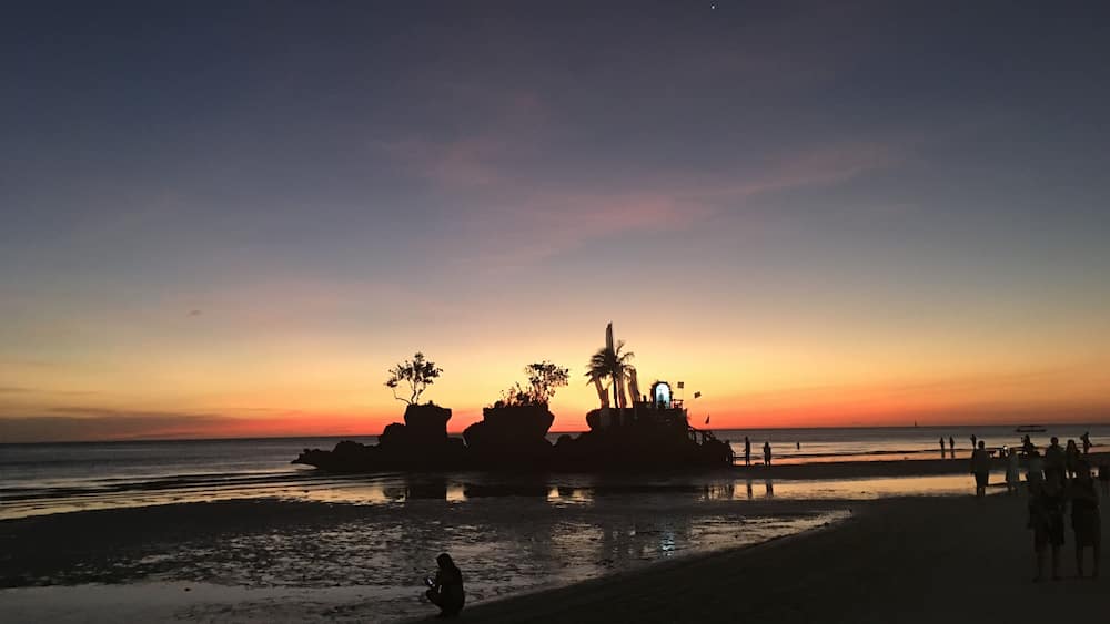 The most magical sunset in the wold in one of the worlds best island - Boracay Aklan. Boracay is set to open this October after it's rehabilitation for 6 months. #Golden #Boracay #Philippines