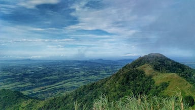 Mt. Apayang as seen from the summit of Mt. Talamitam. Traversing thru Apayang is difficult as the trail going down is very steep and there's only bamboos to cling on. Careful because some of it have torns. #TalamitamApayangBatulao #dayhiketrilogy #hiking #outdoors #nature #Philippines