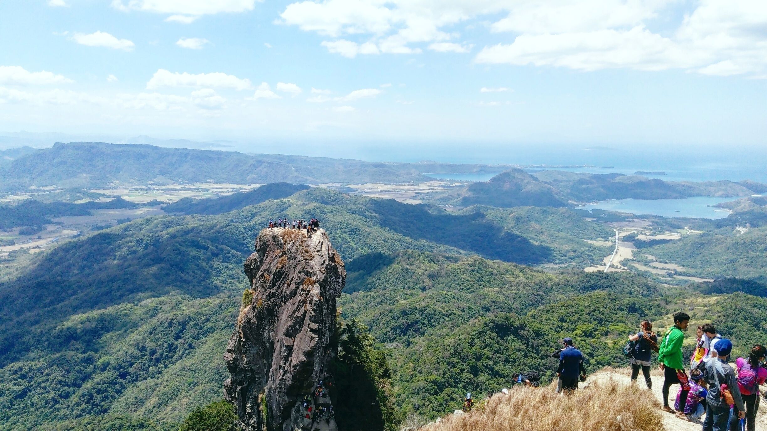 Monolith at Mt. Pico de Loro 

#mountains