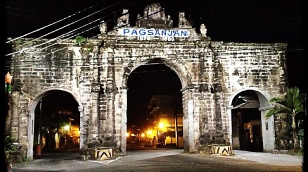 Arko ng Pagsanjan (Arch of Pagsanjan) was built 1878-1880 under the administration of a spanish mayor, Don Manuel de Yriarte. It took 2 years for polistas to finish it. #arch #columns #pagsanjan #itsmorefuninthephilippines #architecture #oldarchitecture