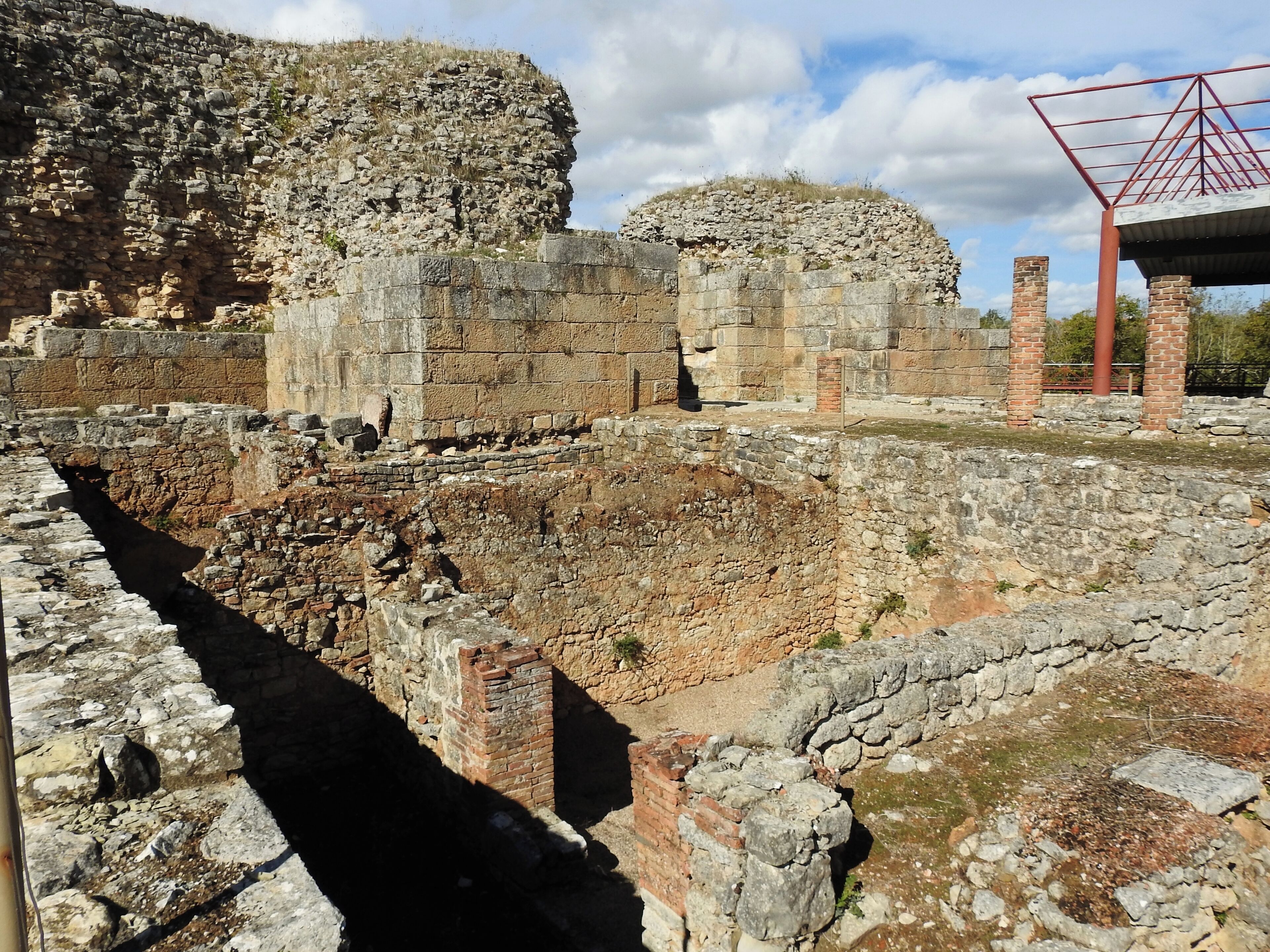 #conimbriga #ruins #roman

As Ruínas Romanas de Conímbriga são um dos maiores sítios arqueológicos de Portugal e ficam situadas a cerca de 17 Km da cidade de Coimbra. A região era já povoada desde os tempos pré-históricos mas foi a partir de 139 a. C. que foi ocupada pelas tropas romanas tornando-se então a próspera capital da província da Lusitânia. Destaque para a Casa dos Repuxos com os seus mosaicos, Forum, templo e termas. As ruínas estão classificadas como Monumento Nacional. Na área existe o Museu Monográfico de Conimbriga que contém exclusivamente achados destas ruínas.

The Roman Ruins of Conímbriga are one of the largest archeological sites in Portugal and are located about 17 km from the city of Coimbra. The region was already settled since prehistoric times but it was from 139 a. C. that was occupied by the Roman troops becoming then the prosperous capital of the province of Lusitânia. Highlights are the House of the Repuxos with its mosaics, Forum, temple and thermal baths. The ruins are classified as National Monument. In the area there is the Monographic Museum of Conimbriga which contains exclusively finds of these ruins.