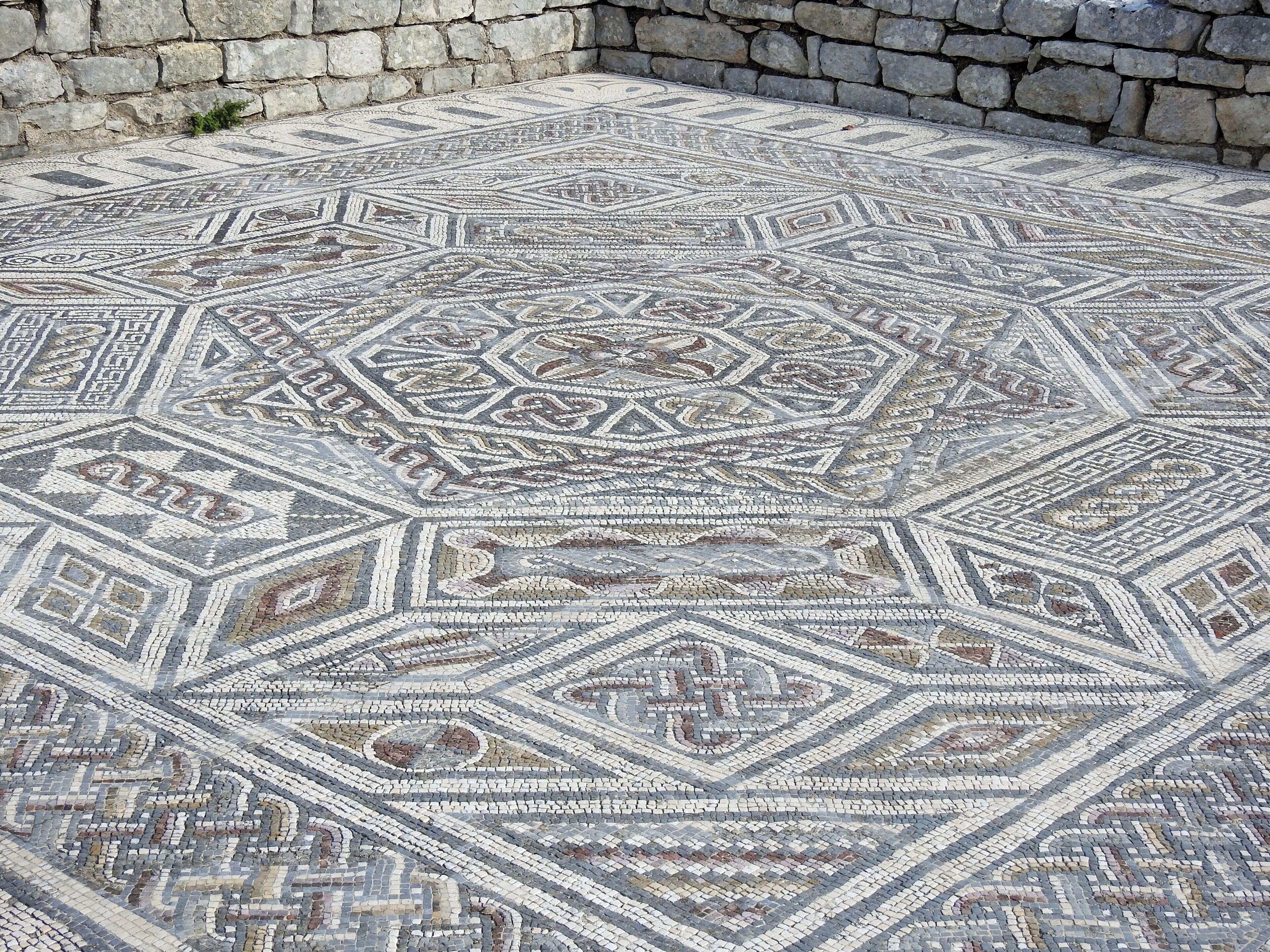 #conimbriga #ruins #roman

As Ruínas Romanas de Conímbriga são um dos maiores sítios arqueológicos de Portugal e ficam situadas a cerca de 17 Km da cidade de Coimbra. A região era já povoada desde os tempos pré-históricos mas foi a partir de 139 a. C. que foi ocupada pelas tropas romanas tornando-se então a próspera capital da província da Lusitânia. Destaque para a Casa dos Repuxos com os seus mosaicos, Forum, templo e termas. As ruínas estão classificadas como Monumento Nacional. Na área existe o Museu Monográfico de Conimbriga que contém exclusivamente achados destas ruínas.

The Roman Ruins of Conímbriga are one of the largest archeological sites in Portugal and are located about 17 km from the city of Coimbra. The region was already settled since prehistoric times but it was from 139 a. C. that was occupied by the Roman troops becoming then the prosperous capital of the province of Lusitânia. Highlights are the House of the Repuxos with its mosaics, Forum, temple and thermal baths. The ruins are classified as National Monument. In the area there is the Monographic Museum of Conimbriga which contains exclusively finds of these ruins.