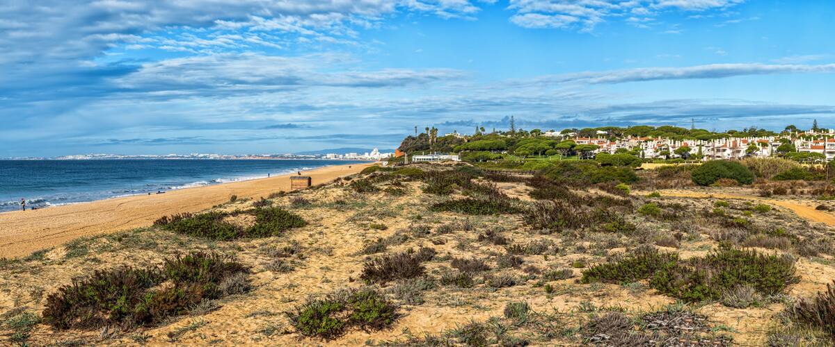 Praia do Garrão (beach) at Almancil, Portugal