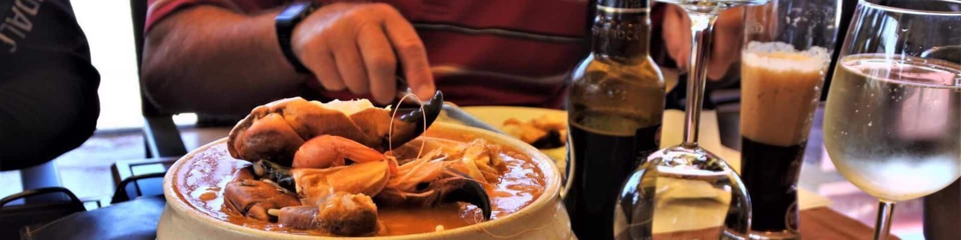 There is a small snack-bar on the beach of Furadouro, which is a gastronomic gem. What you see on the picture, is the best "Arroz de marrisco" (sea food rice stew) what I have ever eaten in my life.
In my Norther Portugal Bicycle Tour I always suggest this place to eat on the stage, when we cycle from Porto to Furadouro with my clients. I suggest to do the same when you are around there, go for the Restaurant Maganinho đ
#Portugal #foodie #seafood #gastrotour #food #portugueselife #expatsinportugal #beer