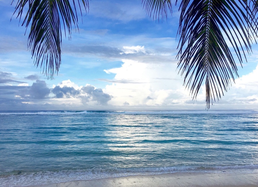 Waking up from the fale to this everyday was pretty great. Samoa is amazing! Photo taken at Faofao beach fales - highly recommended for backpackers! #blue