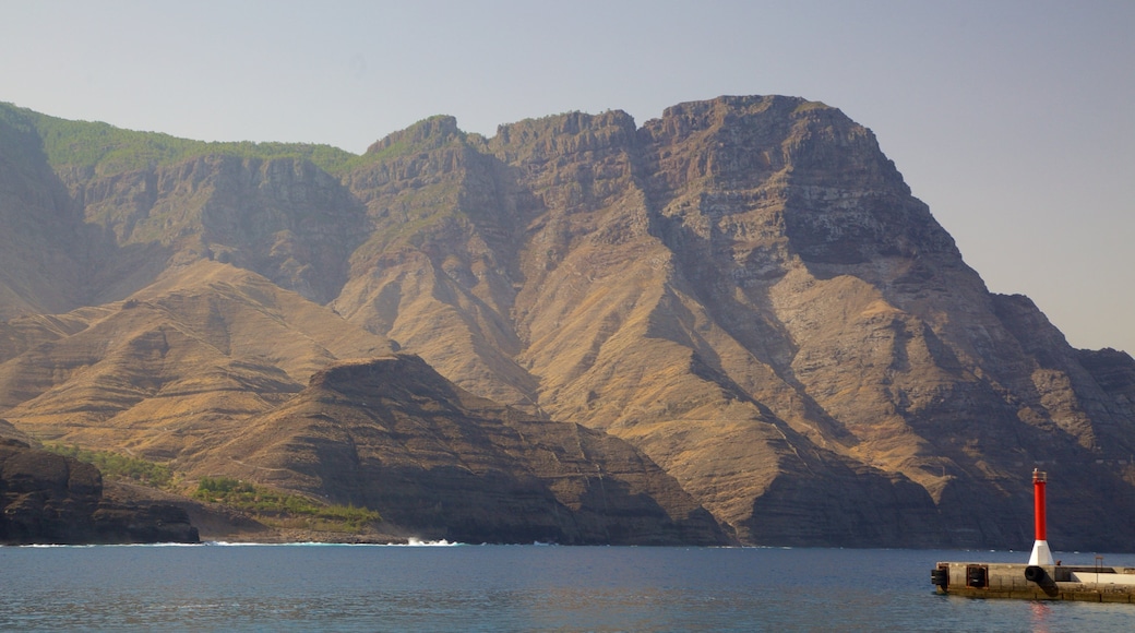 Agaete fasiliteter samt fjell, fyrtårn og klippelandskap