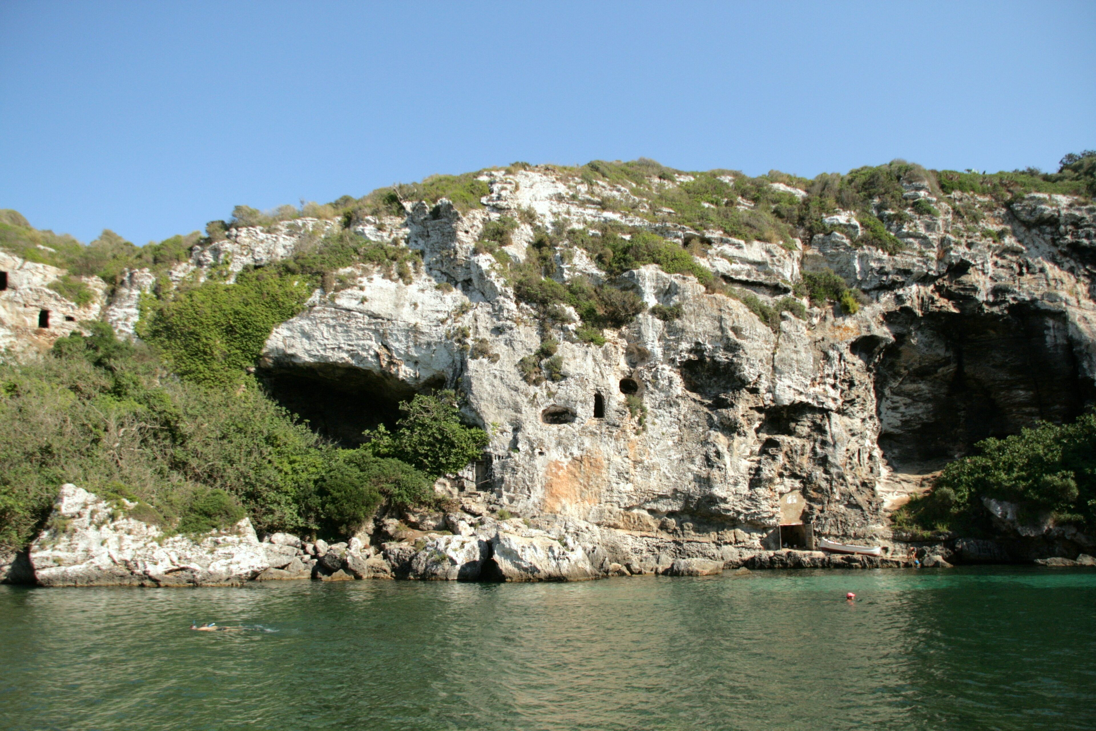 Necrópolis de Cales Coves