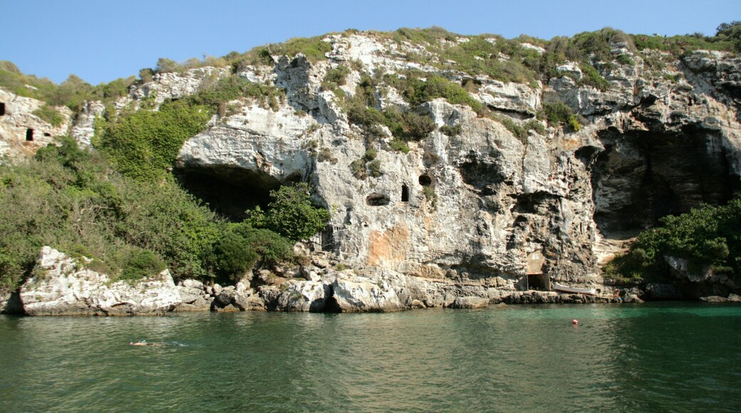 Necrópolis de Cales Coves