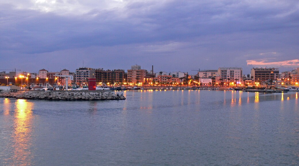 Puerto de Benicarló al anochecer