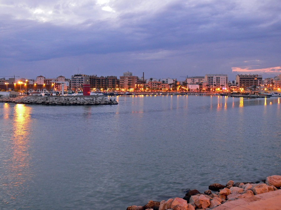 Puerto de Benicarló al anochecer
