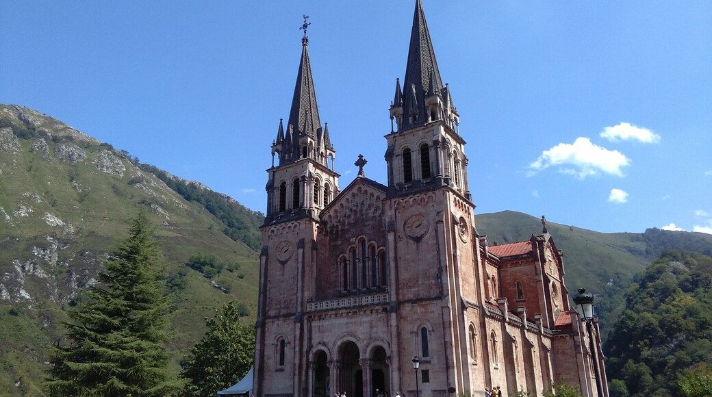 The amazing scenery at Covadonga Asturias #endlesssummer