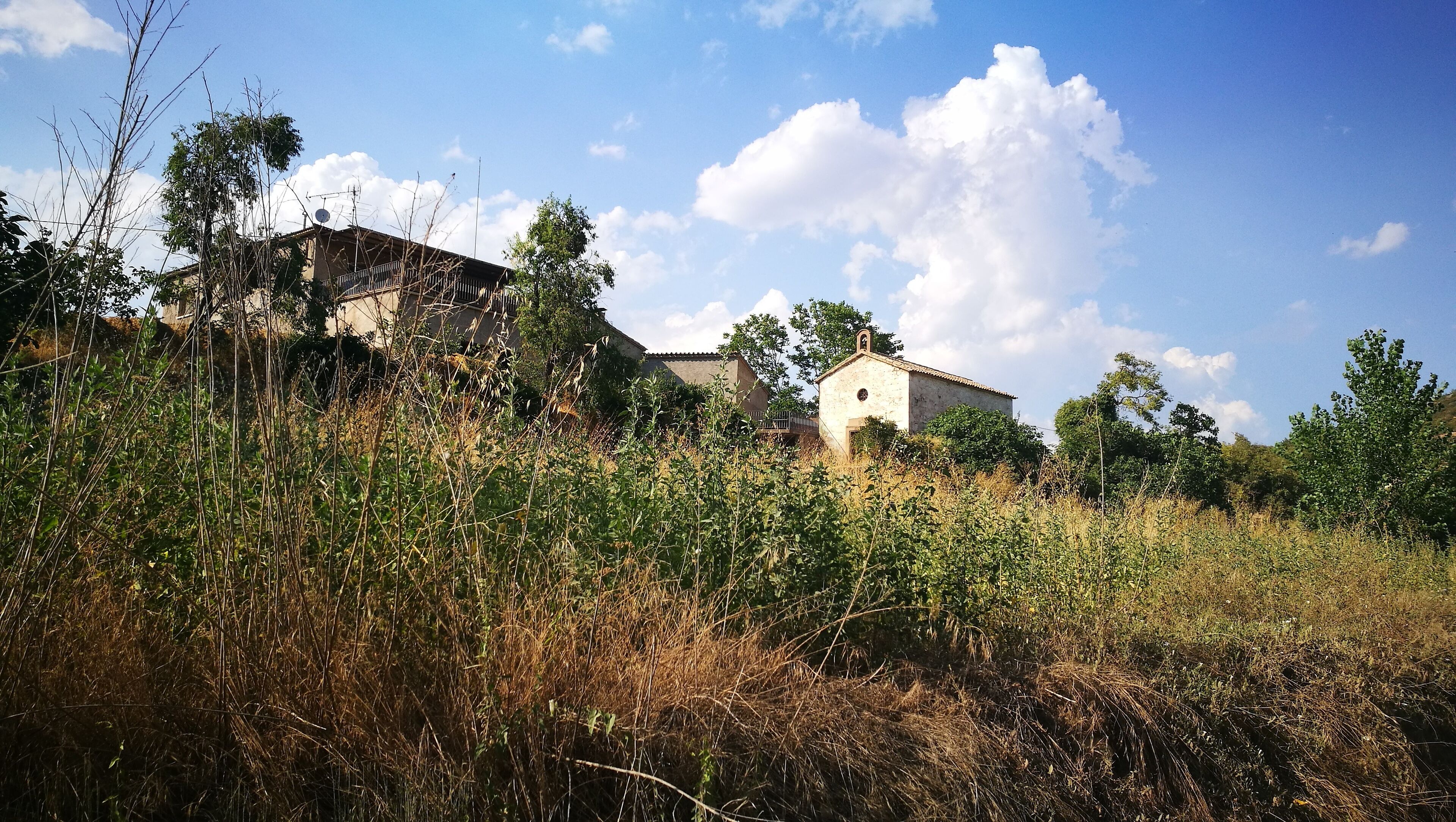 <h2>Where to stay near the airport</h2>