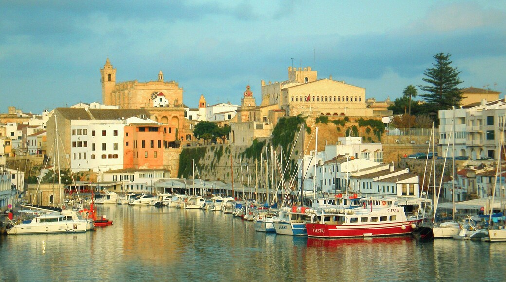 Isla de Menorca - Vista del puerto de Ciutadella desde la Estación Marítima