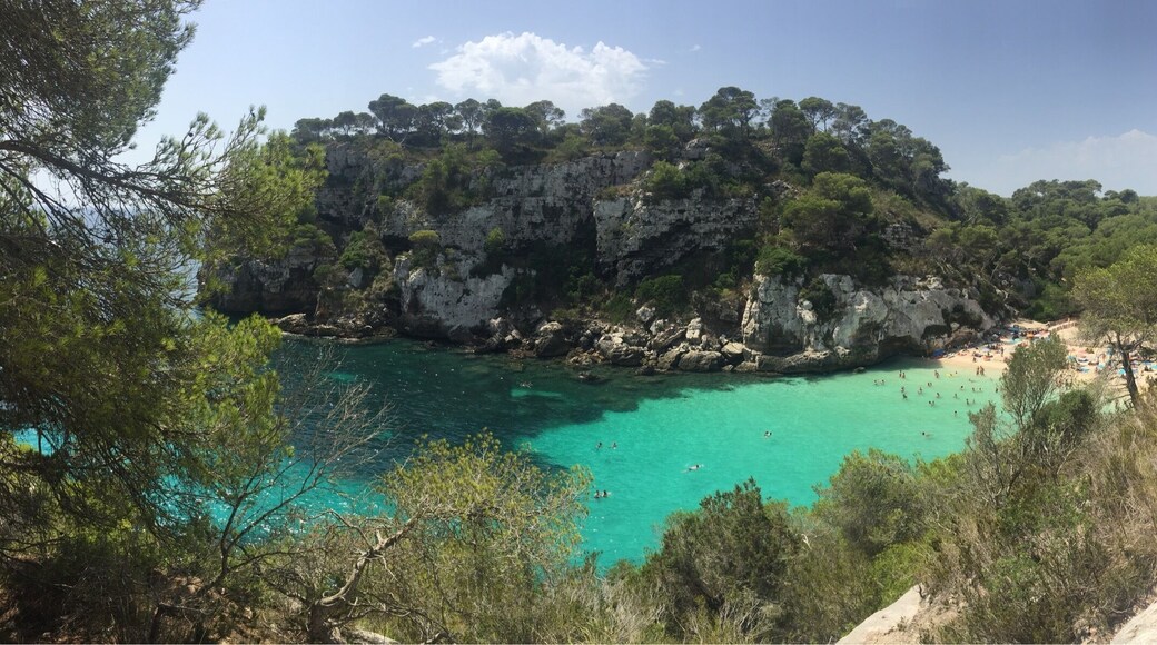 From the free public car park it's a 15 min walk to the bigger sister cala Macarella and from here another 10/15 min hike to the get to cala macarelleta. What a stunning place! Do get there early as its one of the most famous beaches in Menorca a gets very crowded. If the car park is full you will be turned away!
#TakeAHike