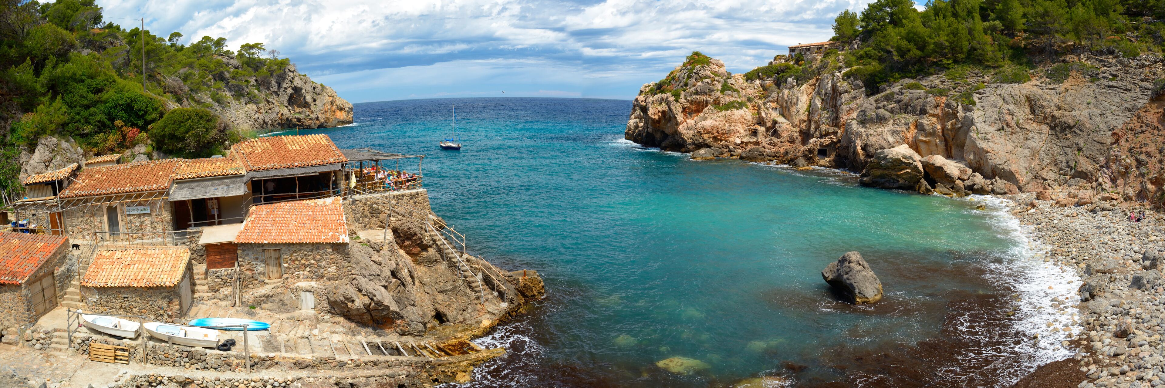 cala de deia panorama