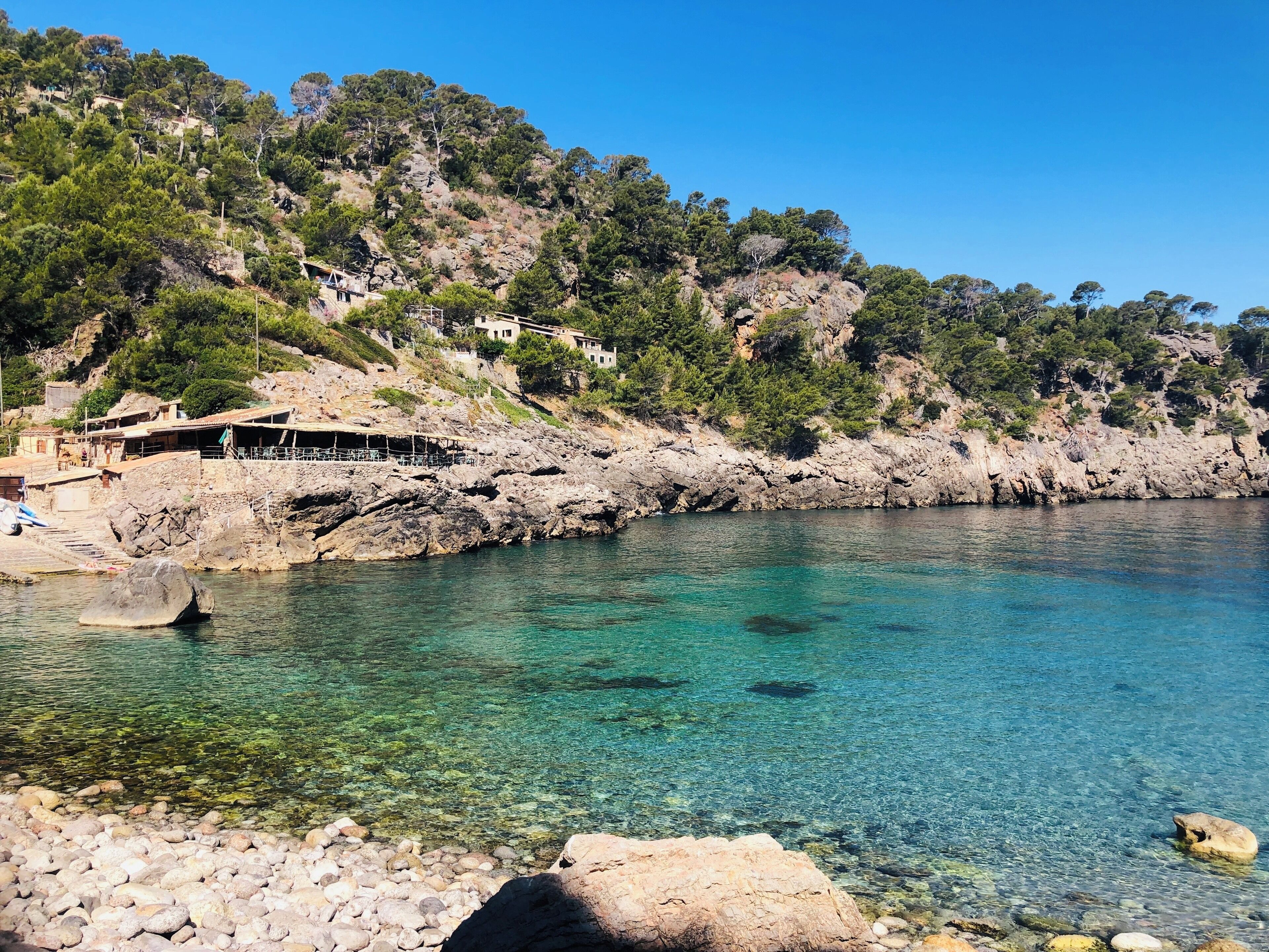 Beautiful water and unusual rock formations on this tucked away beach. Quite a winding and narrow road to get there but so worth it! Two beach cafe’s overlooking the scene as well. #Trovember