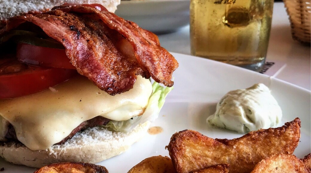 Always good for a nibble and not over priced... you can chill and watch the wind surfers whilst you eat and drink