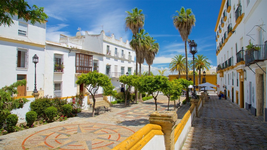El Puerto de Santa Maria featuring street scenes