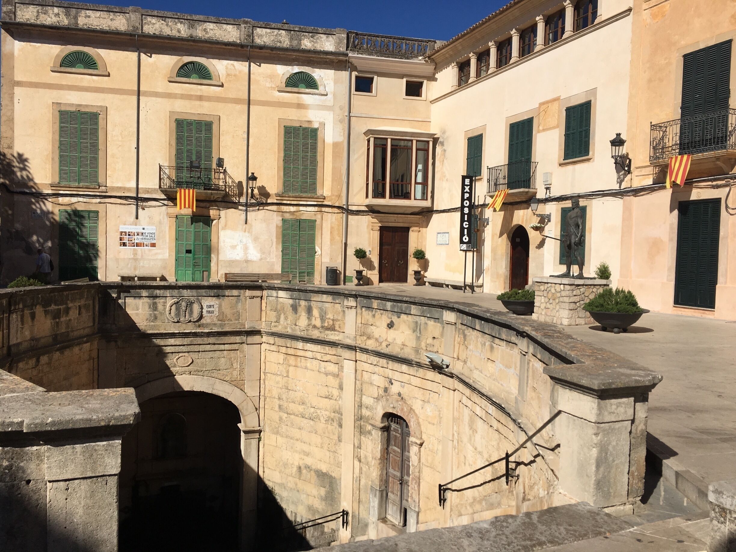 Felanitx is a municipality in the Spanish autonomous community of the Balearic Islands, located in the southeast of Majorca, 48 kilometers from the capital Palma de Mallorca.

The town, dating back to the 13th century, lies near the medieval Sant Salvador Monastery with its Gothic architecture.