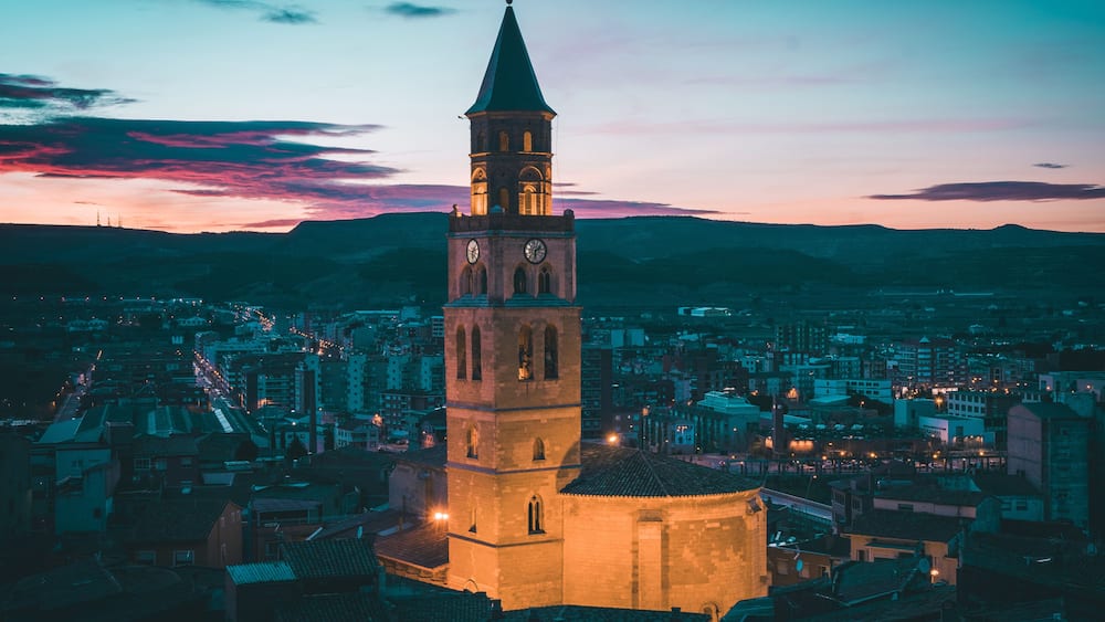Vista de Fraga en Huesca al atardecer