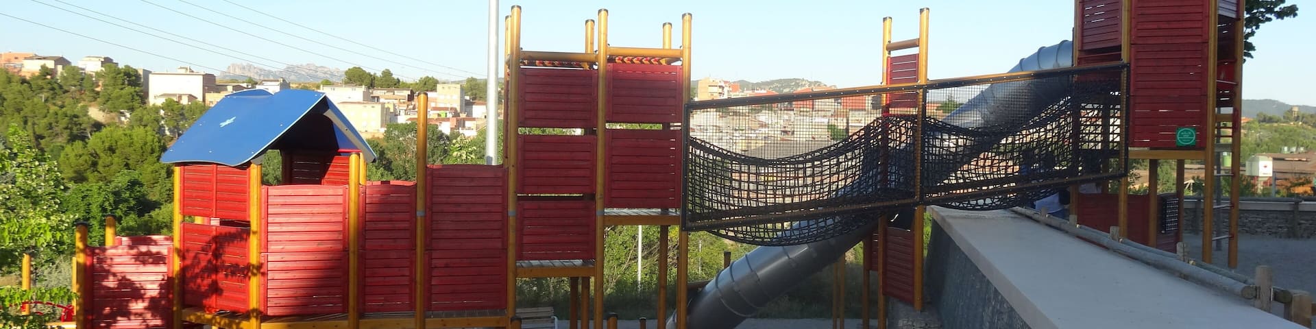 Parc infantil al barri de Montserrat - Igualada