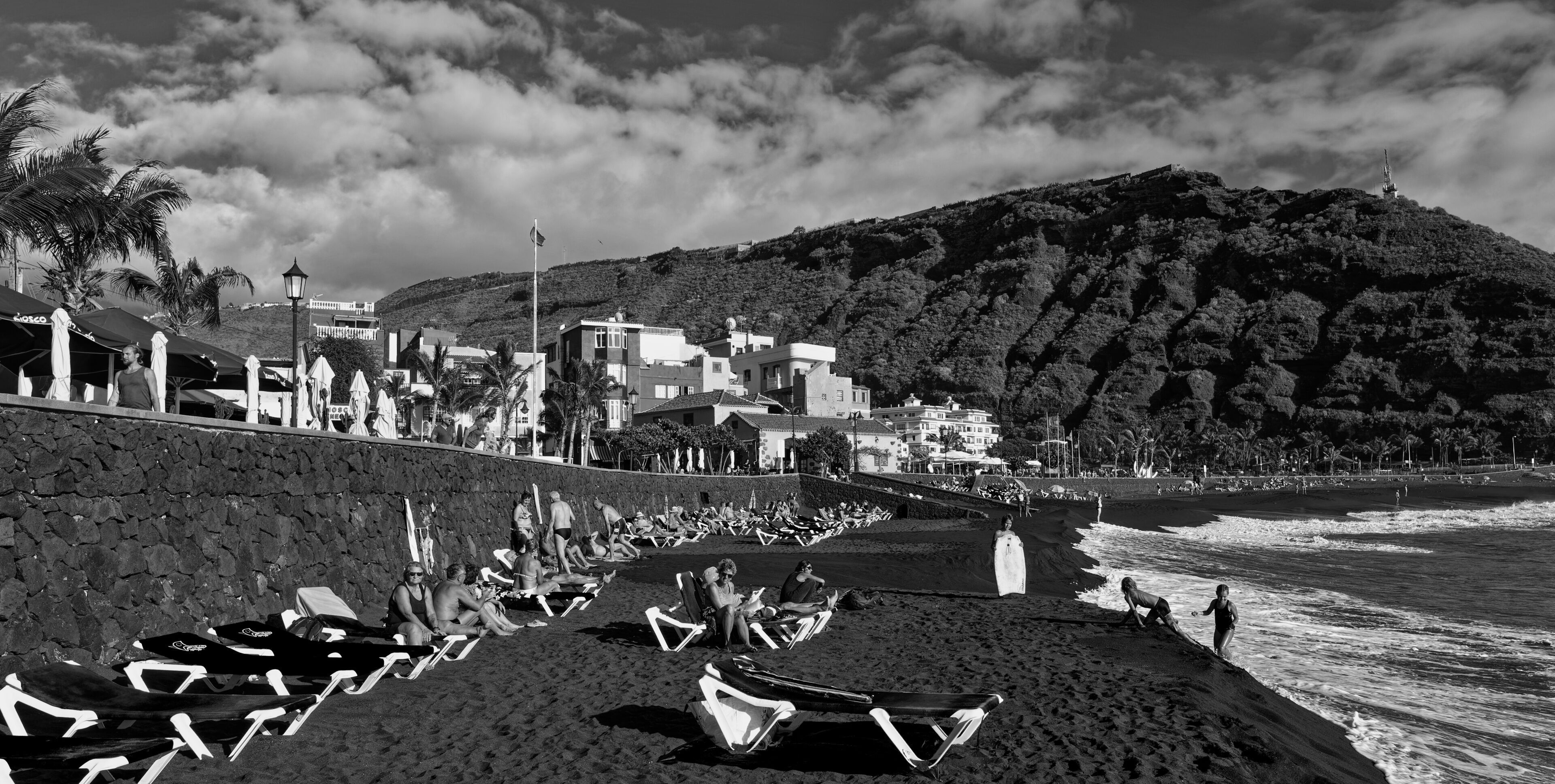 La Palma - Strand aus Lavasand in Puerto Tazacorte