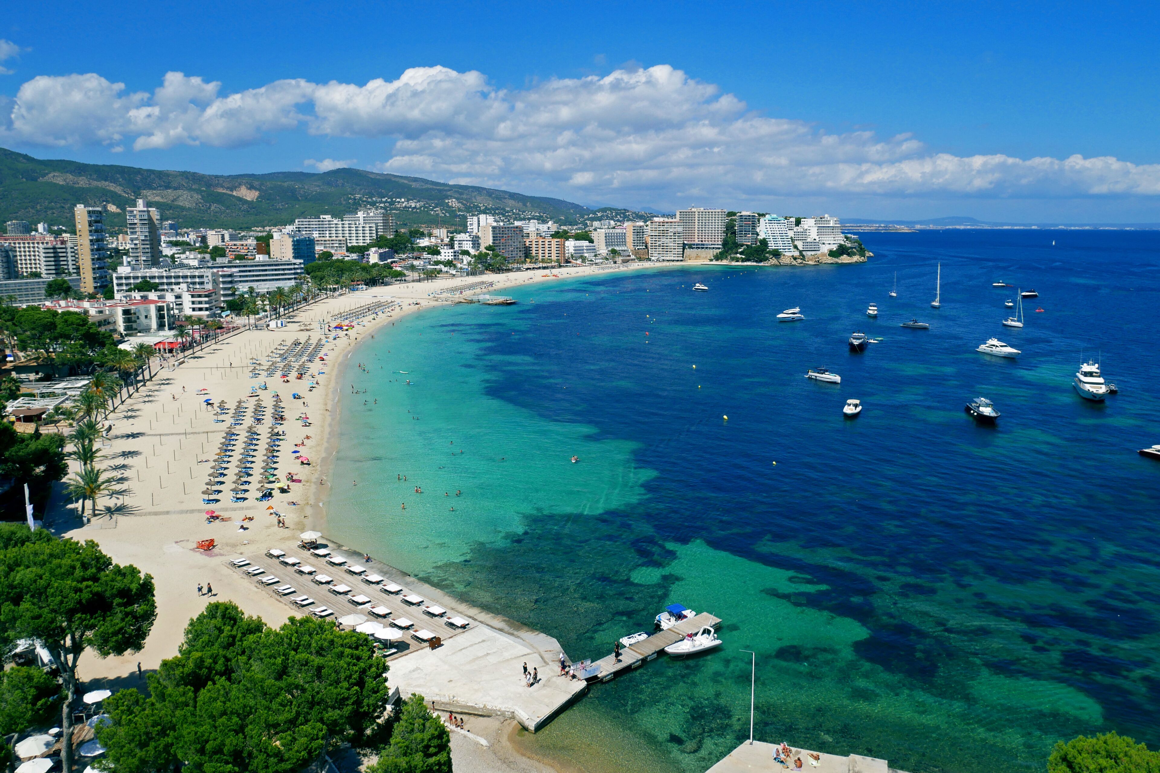 Magaluf Beach and Bay, Calvia, Mallorca, Mediterranean Sea, Balearic Islands, Spain.