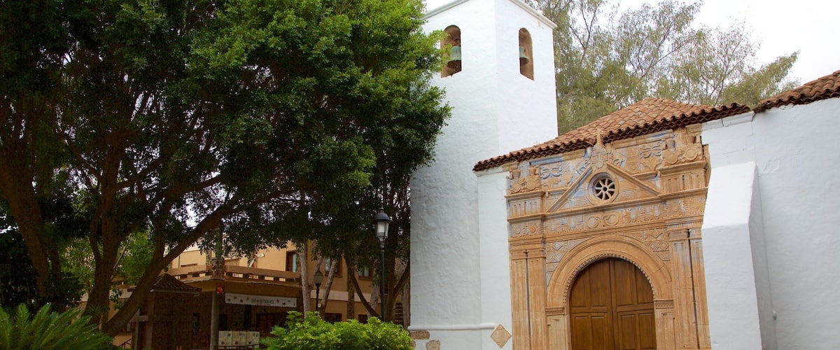 Pajara og byder på en kirke eller en katedral